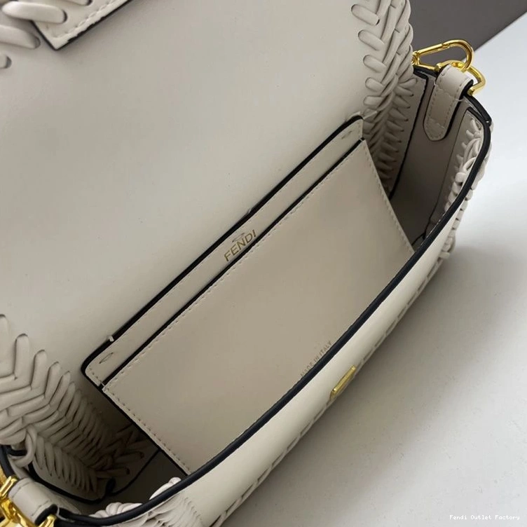 Vintage HOT In Stitching Fendi Baguette Leather Bag Medium White 0718